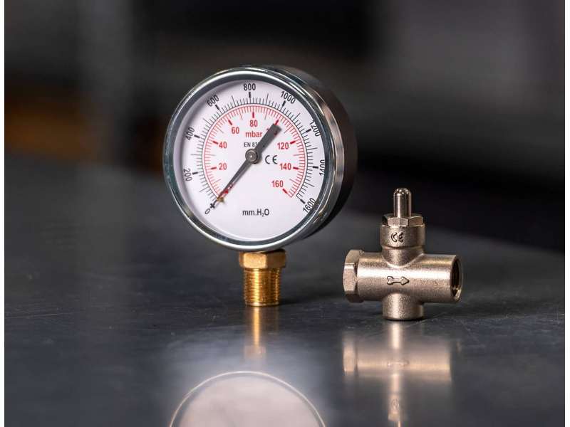 Manometr + kurki manometryczne